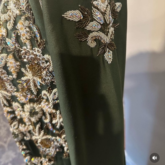 Royal green takchita morrocan caftan worn once No signs of wear or tear Size 2-4 - Picture 5 of 6